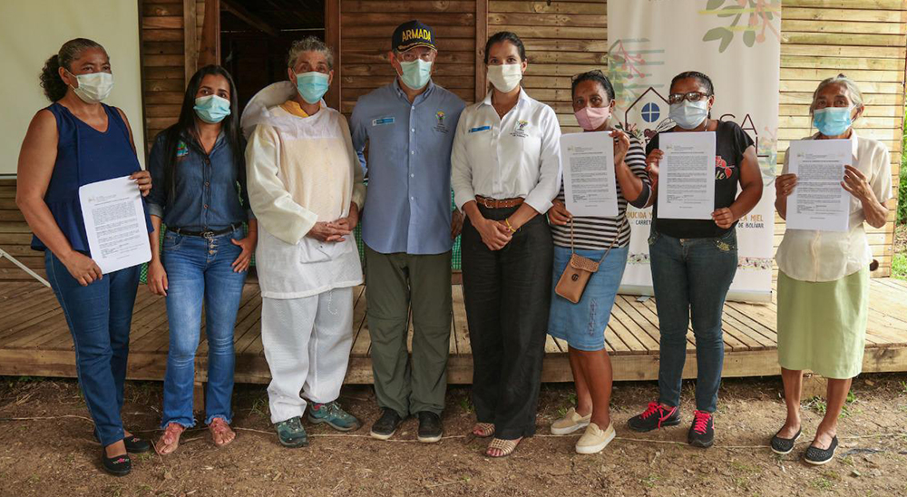 La verdadera reconciliación: segundos ocupantes y víctimas de la violencia trabajan juntos por el campo de El Carmen de Bolívar