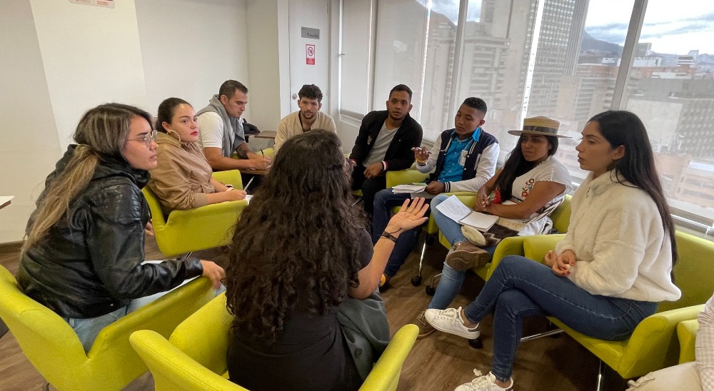 Con la participación de 16 integrantes provenientes de diferentes zonas del país que hacen parte de la Red Nacional de Jóvenes de Restitución; se llevó a cabo en Bogotá el primer encuentro entre esta y representantes de la nueva administración de la Unidad.  
