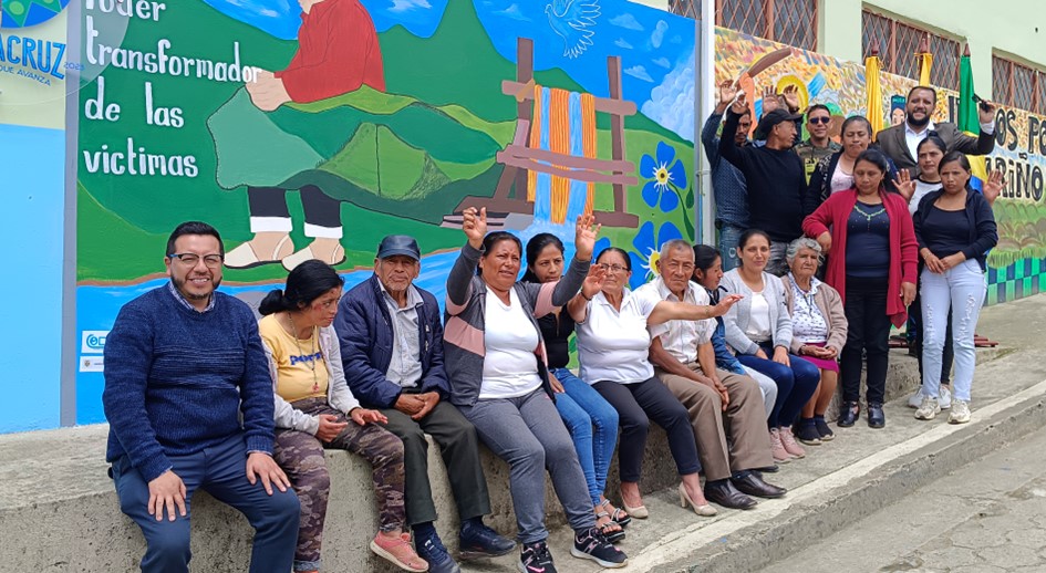 En Santa Cruz de Guachavez comunidades víctimas de la violencia inauguraron mural en el que invitan al perdón y la reconciliación