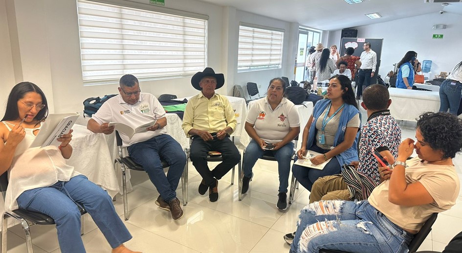 En el Caquetá, organizaciones campesinas convocadas por la URT participaron en una jornada para construir la Ruta Campesina de restitución
