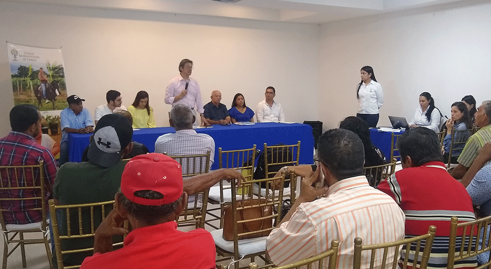 Director general de la Unidad de Restitución de Tierras escuchó a segundos ocupantes no reconocidos de Córdoba y Sucre