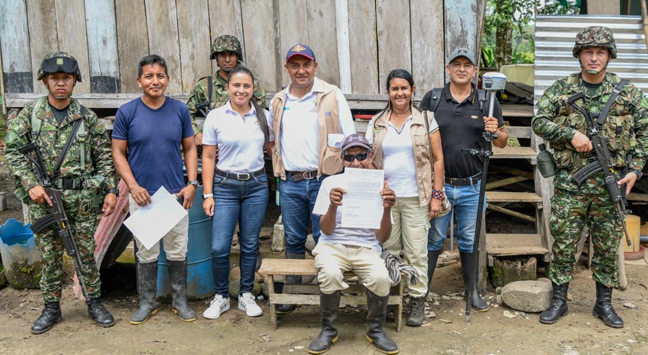 Con el objetivo de contribuir a la reparación integral de las víctimas, este despacho hizo efectiva la restitución a un beneficiario en la vereda El Placer, ubicada en el municipio de Valle del Guamuez. 