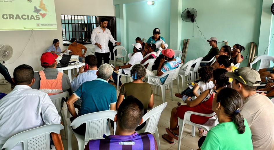 La URT acudió al barrio Las Palmas del municipio de San Pablo, para explicar de manera detallada su papel ante la comunidad, dado el incremento de casos de desinformación y usurpadores que se han presentado en la región. 