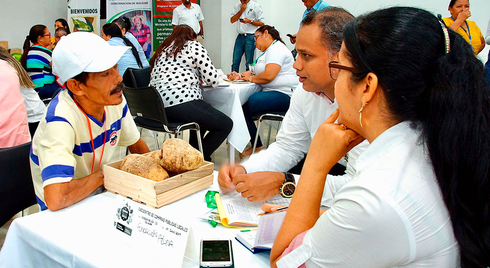 Beneficiarios de restitución de Bolívar le apuestan a comercializar sus productos en encuentro de compras públicas locales