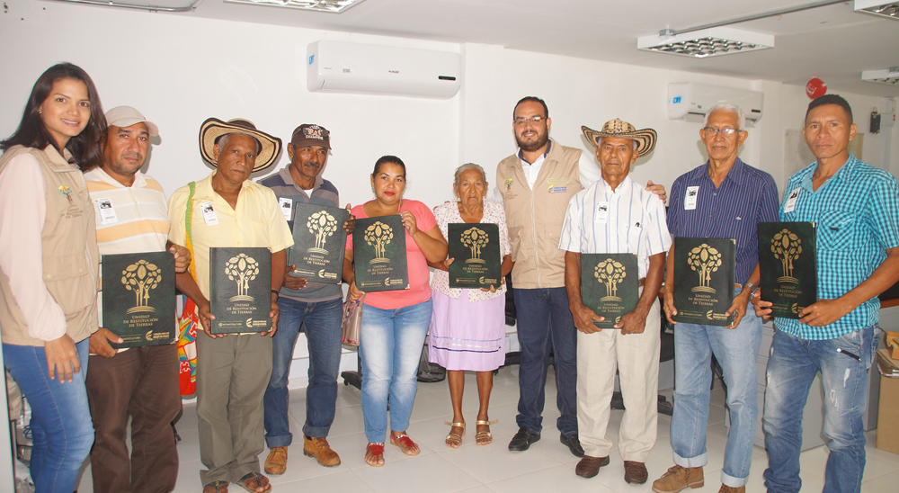 Familias de Zambrano, Córdoba y El Carmen de Bolívar, recuperaron más de 300 hectáreas de tierra