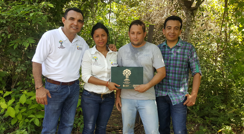 La Unidad de Restitución de Tierras entrega, a víctimas en Sucre, tierras de Gonzalo Rodríguez Gacha, alias El Mexicano