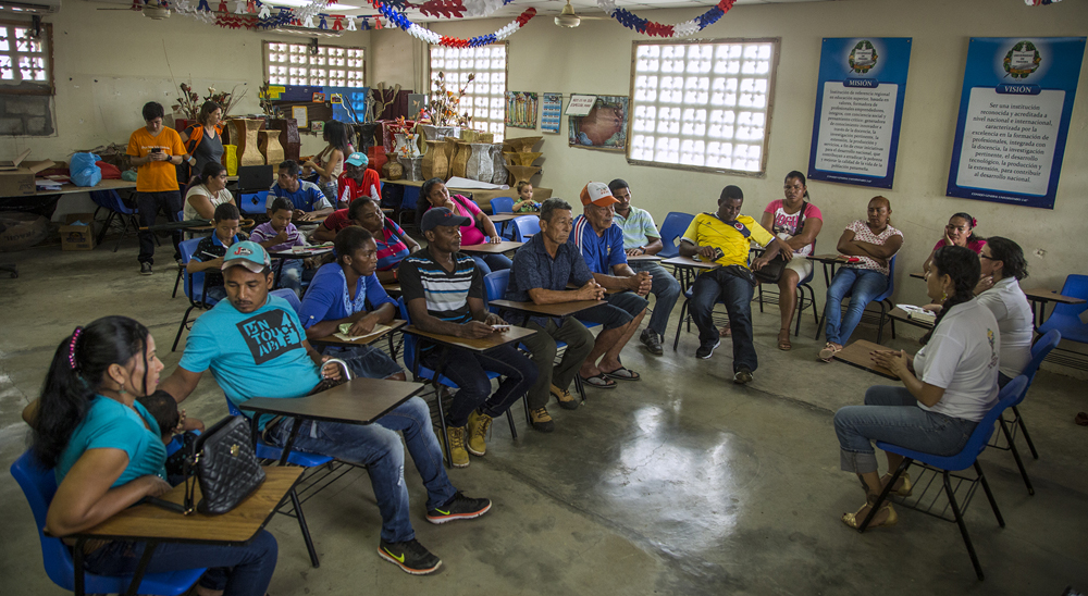 Grupos étnicos víctimas del conflicto, residentes en Panamá, reciben atención para la restitución de sus territorios