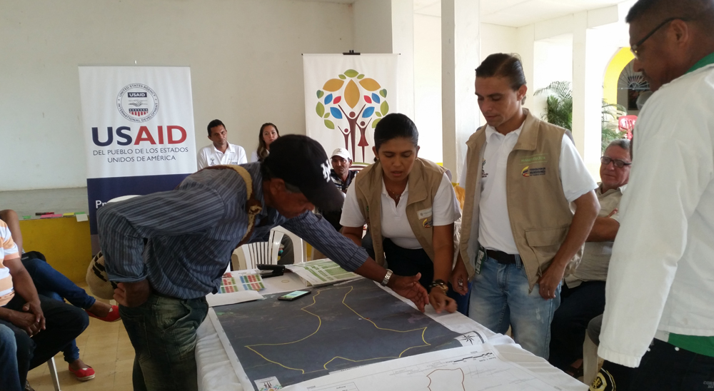 Delegados de USAID destacan avances del proceso de restitución de tierras en Bolívar