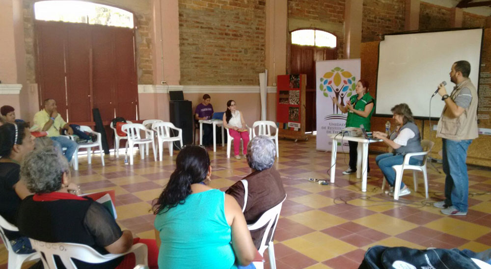 La Unidad de Restitución de Tierras participa en la Mesa Departamental de Víctimas de Antioquia