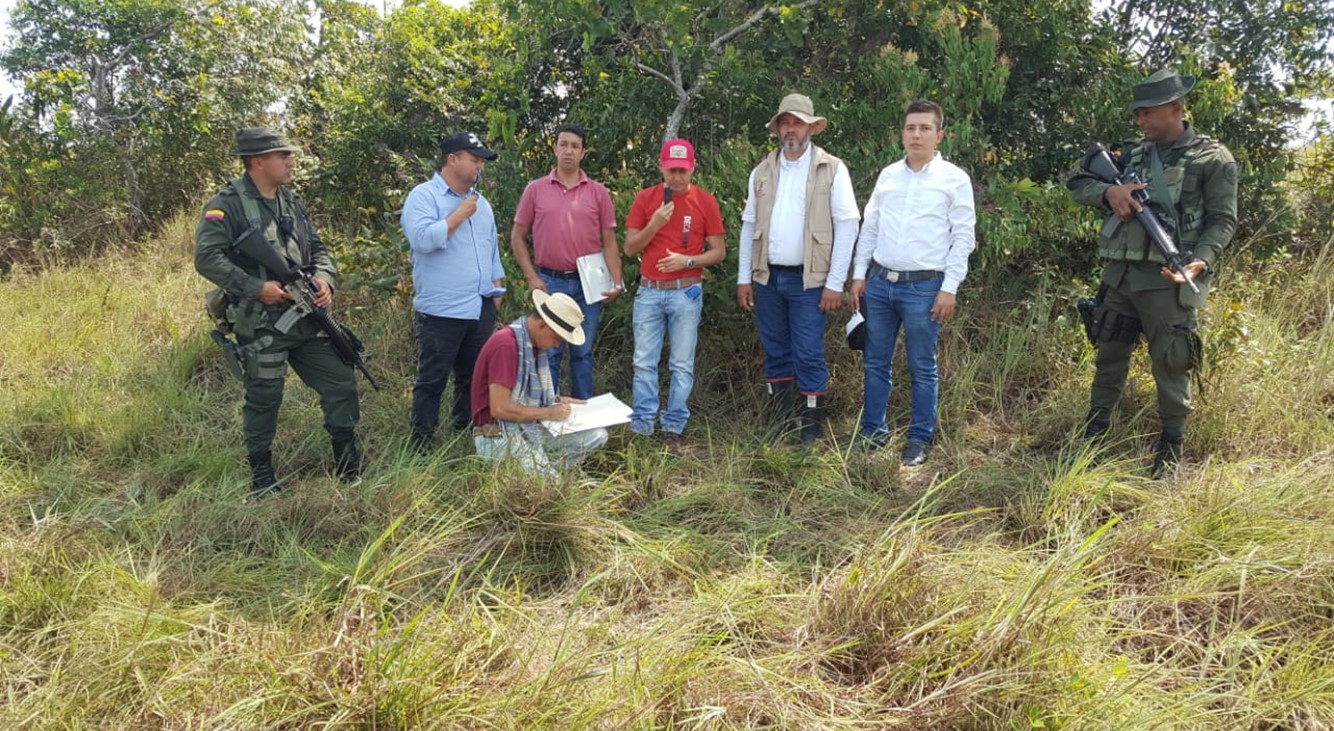 Familia víctima de la guerrilla y los paramilitares recuperó sus tierras ubicadas en Puerto Lleras (Meta)