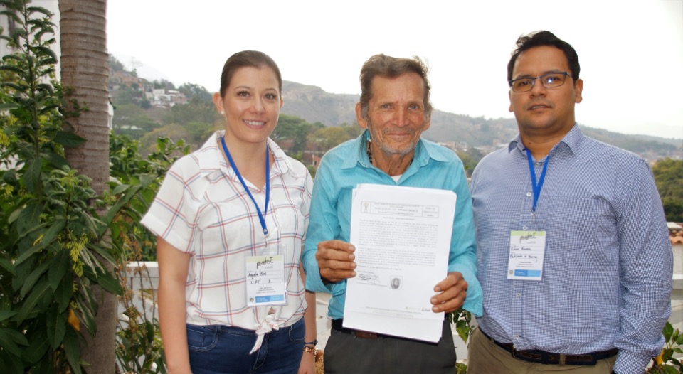Tres familias de Ábrego recibieron sentencias de la Unidad de Restitución de Tierras que las benefician con proyectos productivos y vivienda nueva