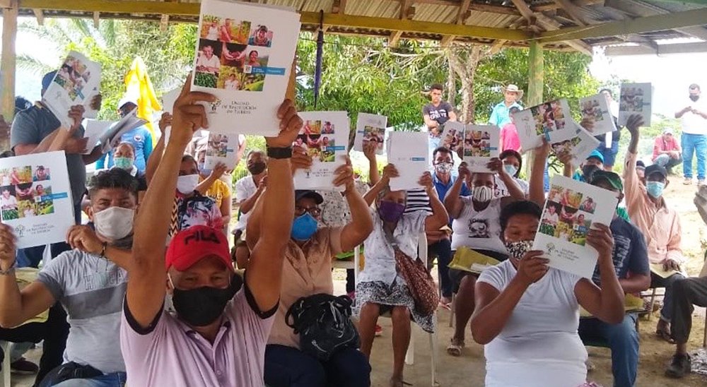 Familias de El Carmen de Bolívar reciben sentencia que los acredita como legítimos dueños de sus tierras