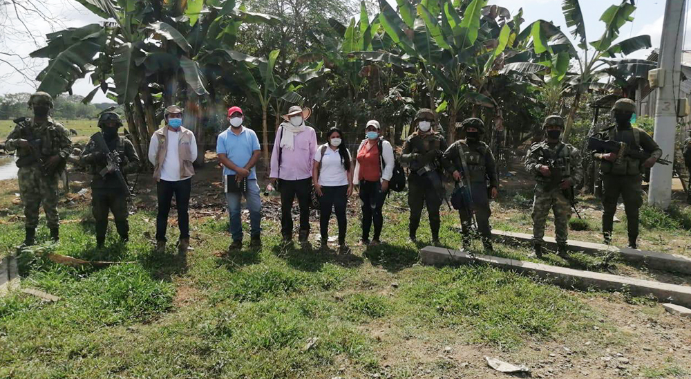 Cinco familias víctimas de las bandas criminales recuperaron 110 hectáreas en Nechí, Bajo Cauca antioqueño