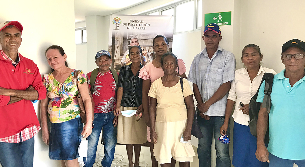 21 familias restituidas de Sucre tienen garantizada la comercialización de ñame, plátano y marañón
