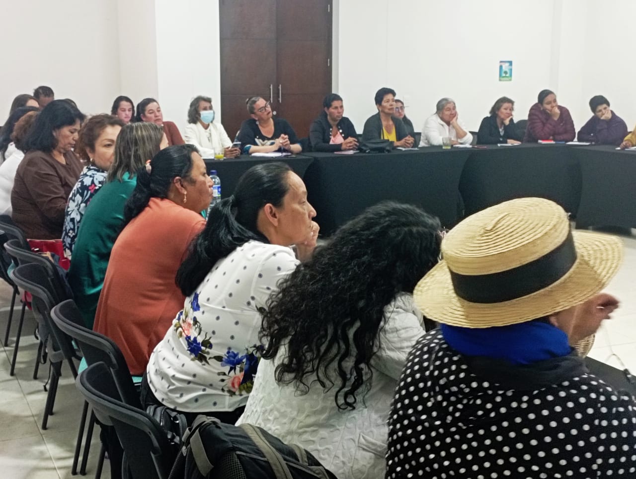 Jornada de diálogo con mujeres de Cundinamarca en el marco del Día Internacional de la Mujer Rural