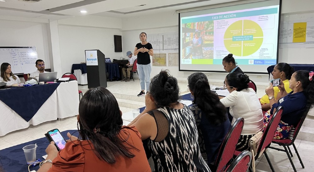 Beneficiarias de restitución de tierras conforman red de mujeres en el sur del Cesar 