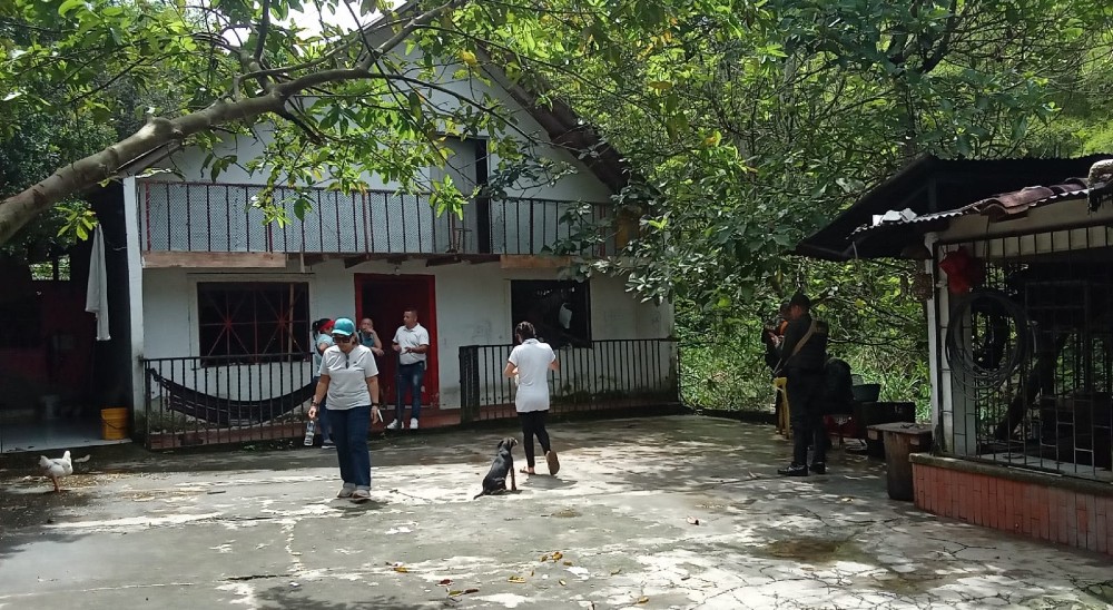 El feliz retorno de una familia desplazada a su predio en el municipio de Rionegro, Santander 