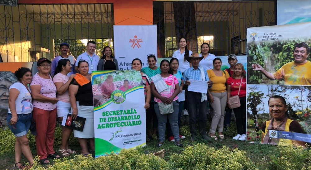 Beneficiarios de Restitución de Tierras en Valle del Guamuez fortalecen conocimientos en manejo de especies menores 