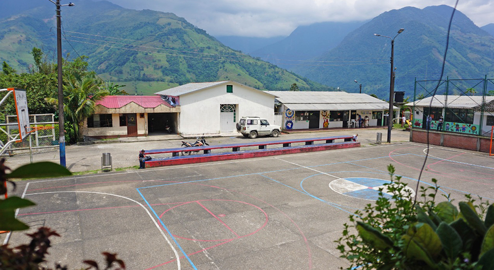 Campesino desplazado que evitó el reclutamiento de sus hijas por las FARC, regresará a su predio en zona rural de Villavicencio