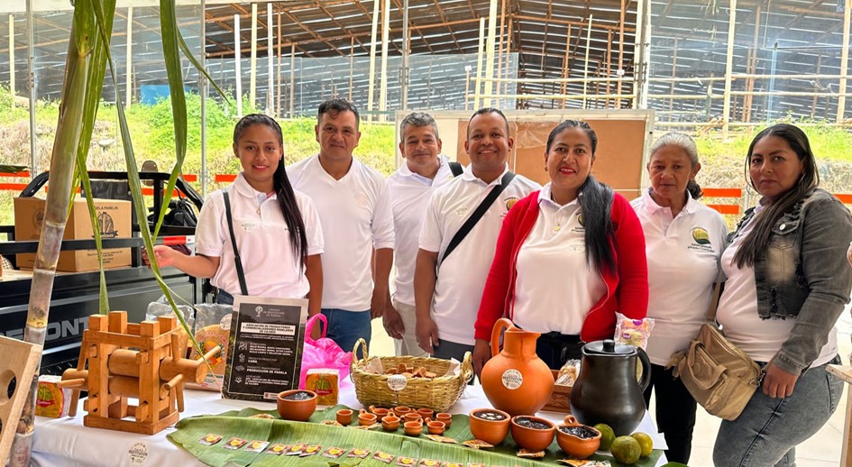 La Unidad de Restitución de Tierras en alianza con WFP y UNFPA fortalecieron proyectos productivos y tejido social de 25 familias en el municipio de Cajibío (Cauca)