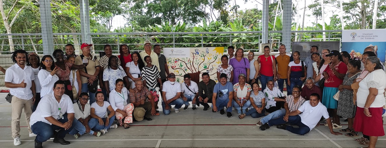 Solicitantes y restituidos de la región de Urabá reciben reconocimientos por parte de la URT Apartadó