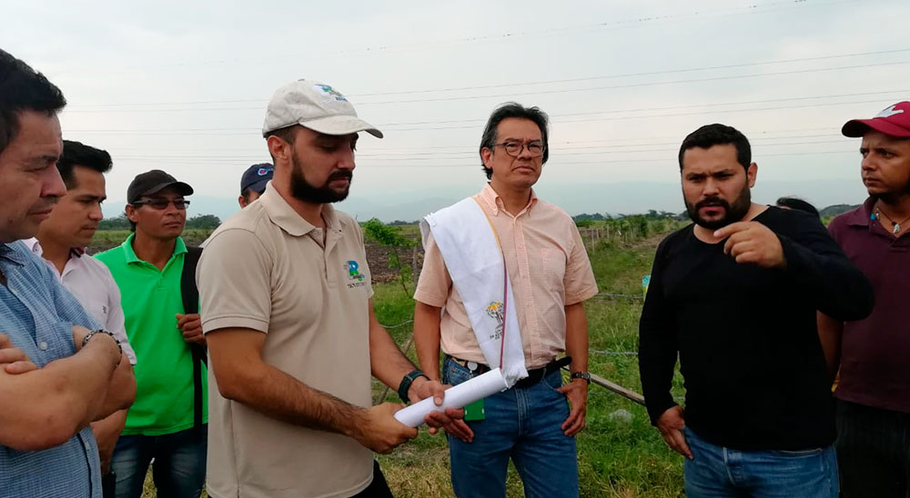 nullBeneficiarios de restitución del predio La Camila, en el Valle del Cauca, firmaron 23 contratos de compra de sus productos 