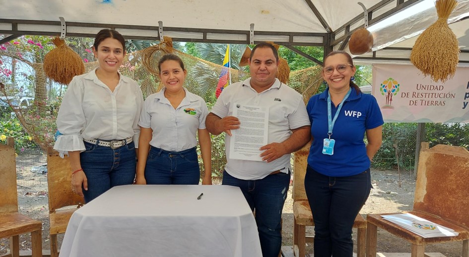 “La violencia nos marcó, pero tuvimos el poder de transformar el dolor en esperanza y productividad”: Trina Cabrales, beneficiaria de restitución de tierras en Córdoba.