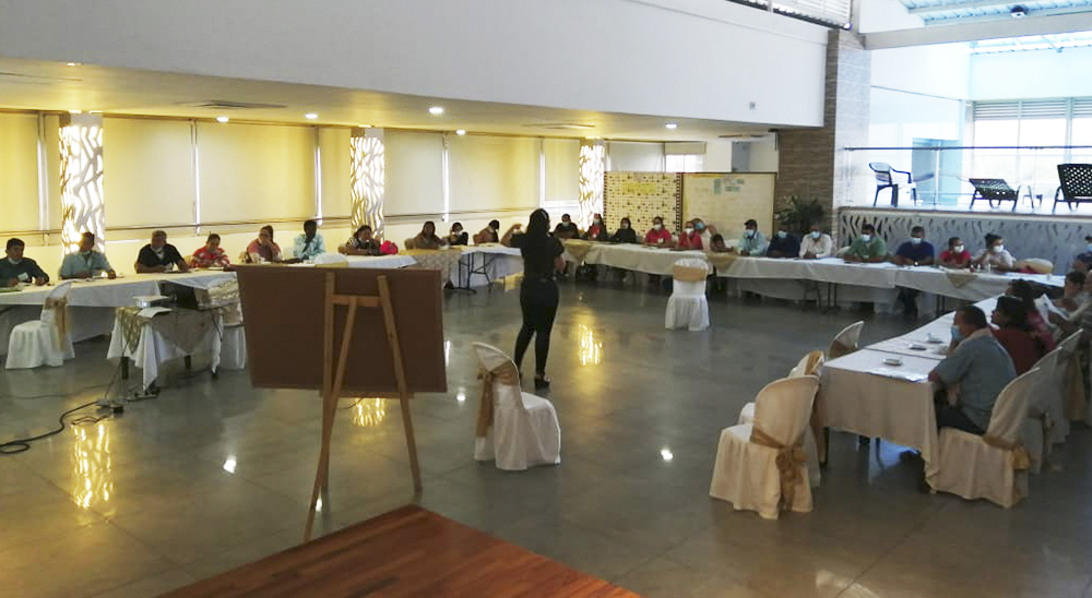 Líderes de Juntas de Acción Comunal en Caquetá se capacitan en asuntos de legalización de tierras 