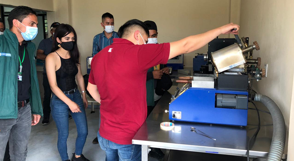 Asociación de familias restituidas de Nariño se preparan para exportar café 