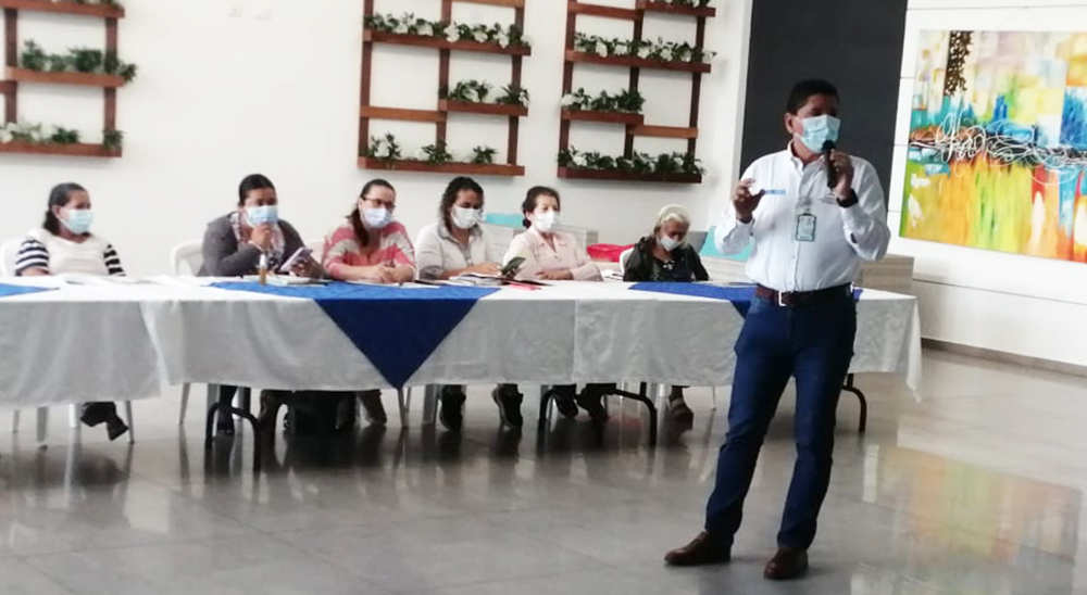 30 mujeres líderes de organizaciones de víctimas del Caquetá se capacitaron en la ruta de la restitución de tierras 