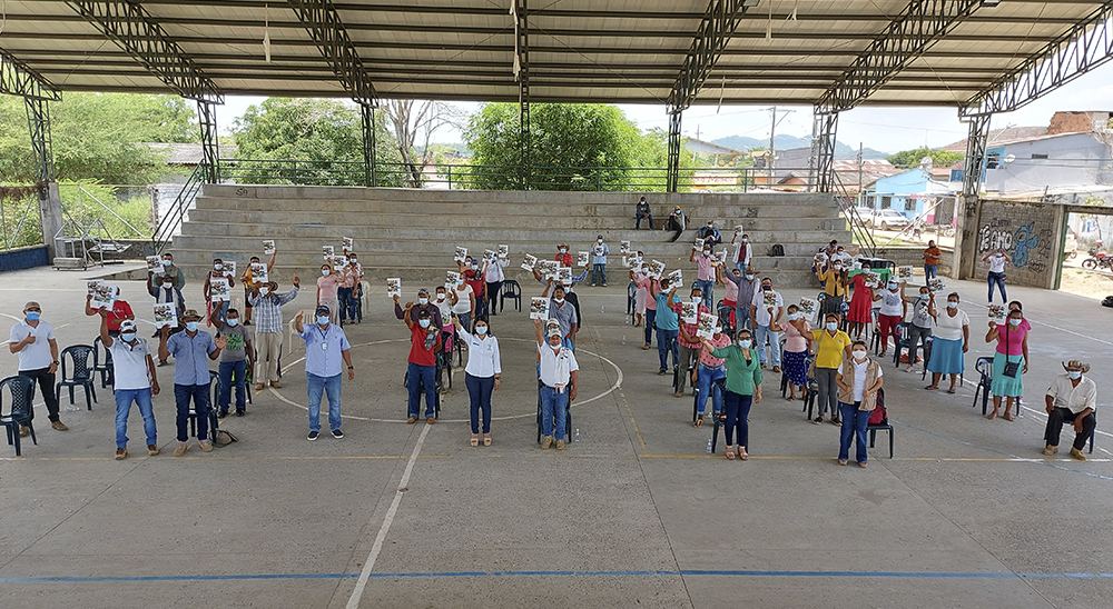 45 beneficiarios de restitución de tierras en Nechí, firman contratos comerciales del sector pecuario 
