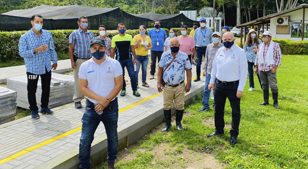 Familias restituidas en Santander se capacitaron en ciencia y tecnología para fortalecer sus proyectos productivos de cacao 