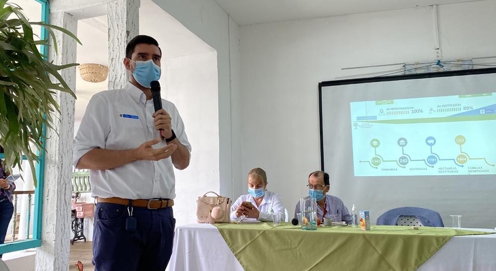 Unidad de Restitución de Tierras socializó ruta de atención con líderes de víctimas y personeros de la provincia de Vélez 