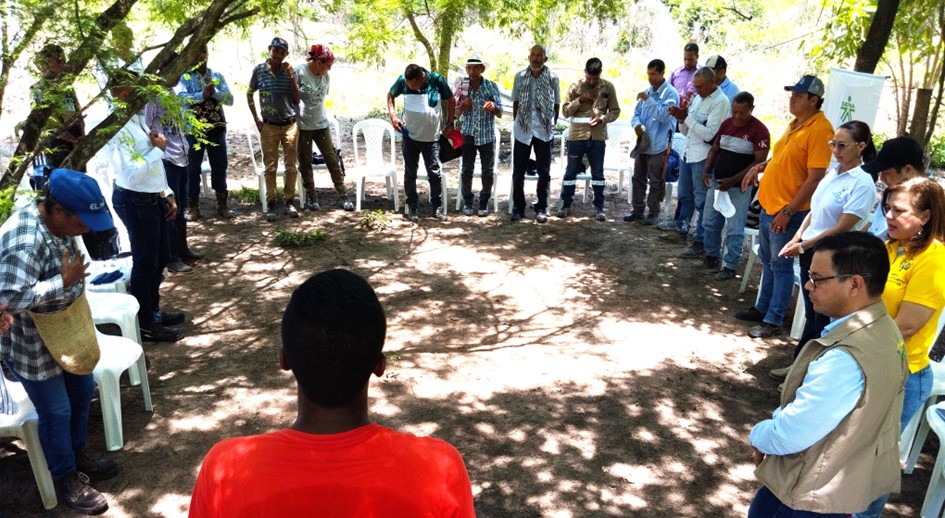 Familias restituidas del Cesar participan en ´Encuentro de Saberes Agroproductivos´, organizado por la URT Cesar, La Guajira