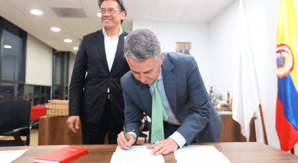  nullUnidad de Restitución de Tierras (URT) firmó carta de compromiso con Suiza para fortalecer el acceso de las mujeres al proceso de restitución 