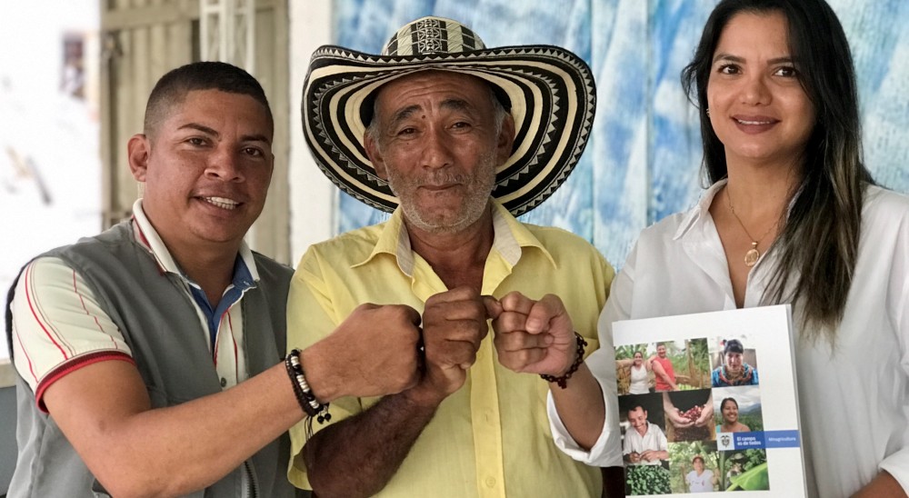 ‘Restitución de tierras con sabor a miel’: familias de Sucre aseguran comercialización de sus productos 