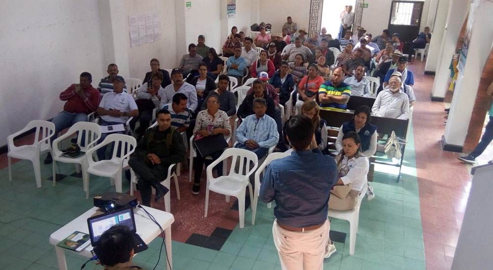 Colaboradores de la Unidad de Restitución de Tierras (URT) socializaron proceso de restitución en Suratá y Matanza, Santander 