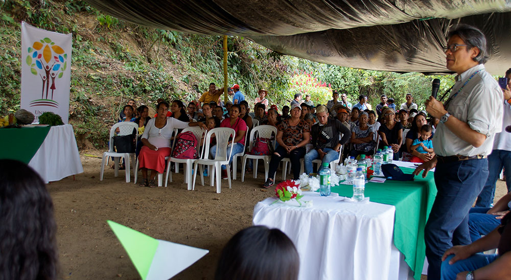 Director General de la Unidad de Restitución de Tierras (URT) visitó la vereda La Secreta y conoció cómo son producidos los frutos de la restitución que llegan a Estados Unidos y Japón 