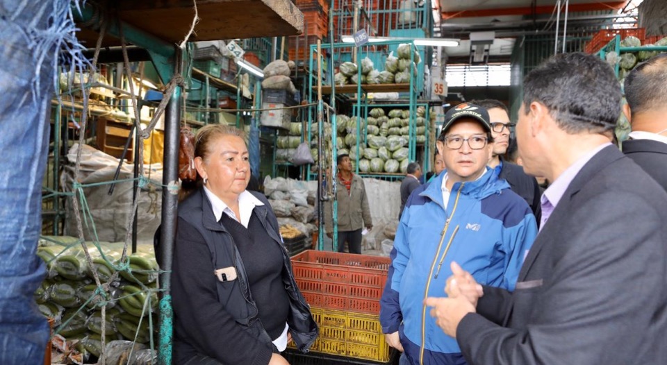 En el marco del aislamiento preventivo dispuesto para contener el Covid-19. No va a faltar comida a los colombianos. Gobierno garantiza producción, movilización y abastecimiento de alimentos afirma MinAgricultura 