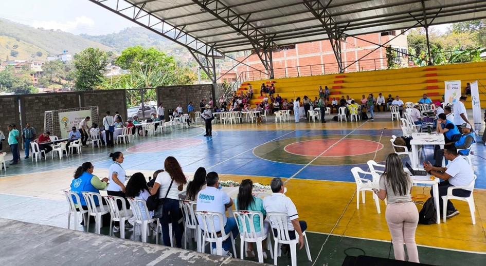 En el Mes por la Paz, la URT Bogotá lidera la séptima Feria de atención: ‘Nos juntamos para trabajar por tus derechos’