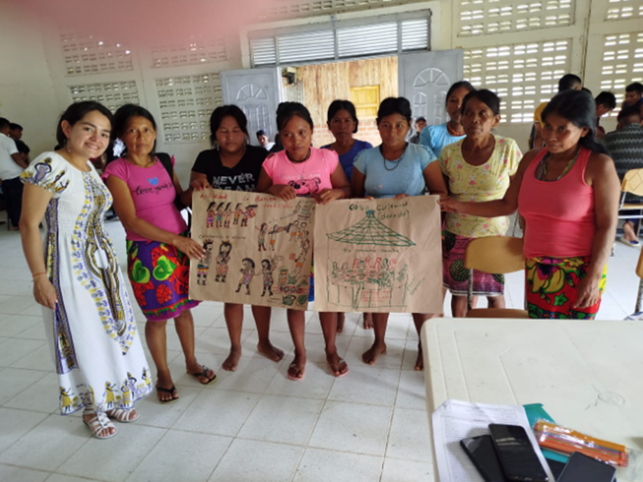 Estas familias han sufrido graves afectaciones desde los años noventa por la presencia de grupos armados ilegales, que las obligó a desplazarse y confinarse, afectando profundamente el uso y goce de su territorio. 