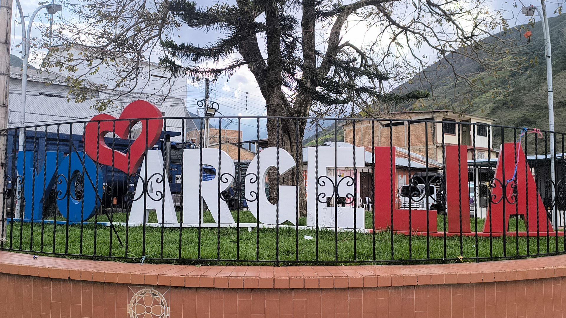 La entidad participó en una exitosa feria de servicios en este corregimiento, ubicado en el municipio de Argelia, llevando esperanza a las comunidades afectadas por el conflicto.