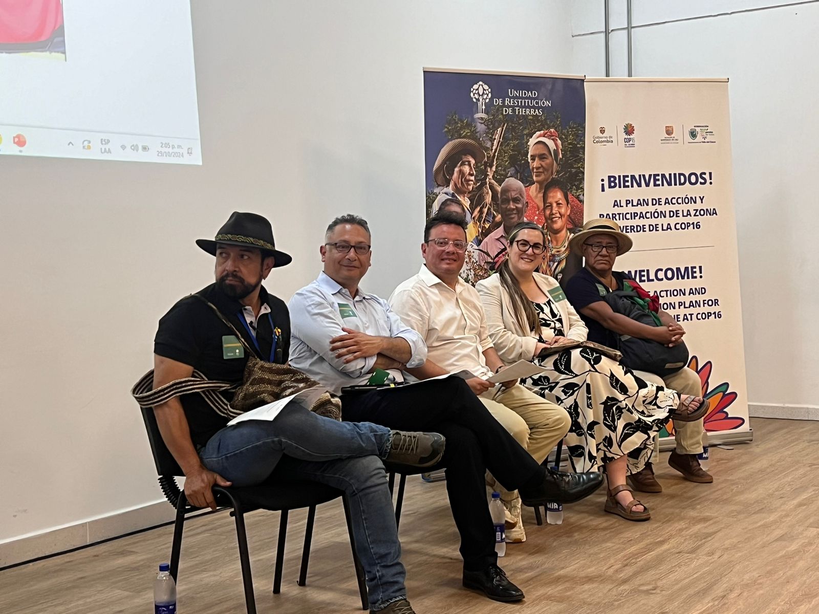 Directivos de la URT y líderes indígenas abordaron estrategias para que el proceso de restablecimiento de derechos territoriales implique justicia para la Madre Tierra y los entornos naturales.