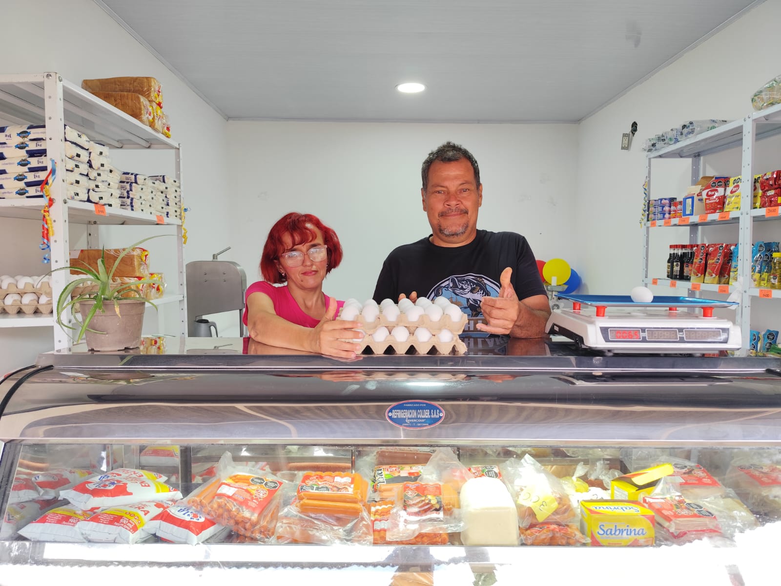 ‘Jireth’, que significa Dios proveerá o soy el compañero de Dios, es el nombre de la charcutería que abrieron Brigith Buitrago y Alexander Pedraza en su vivienda. A ella lograron regresar con el apoyo de la URT, tras haberla perdido a causa de hechos violentos.