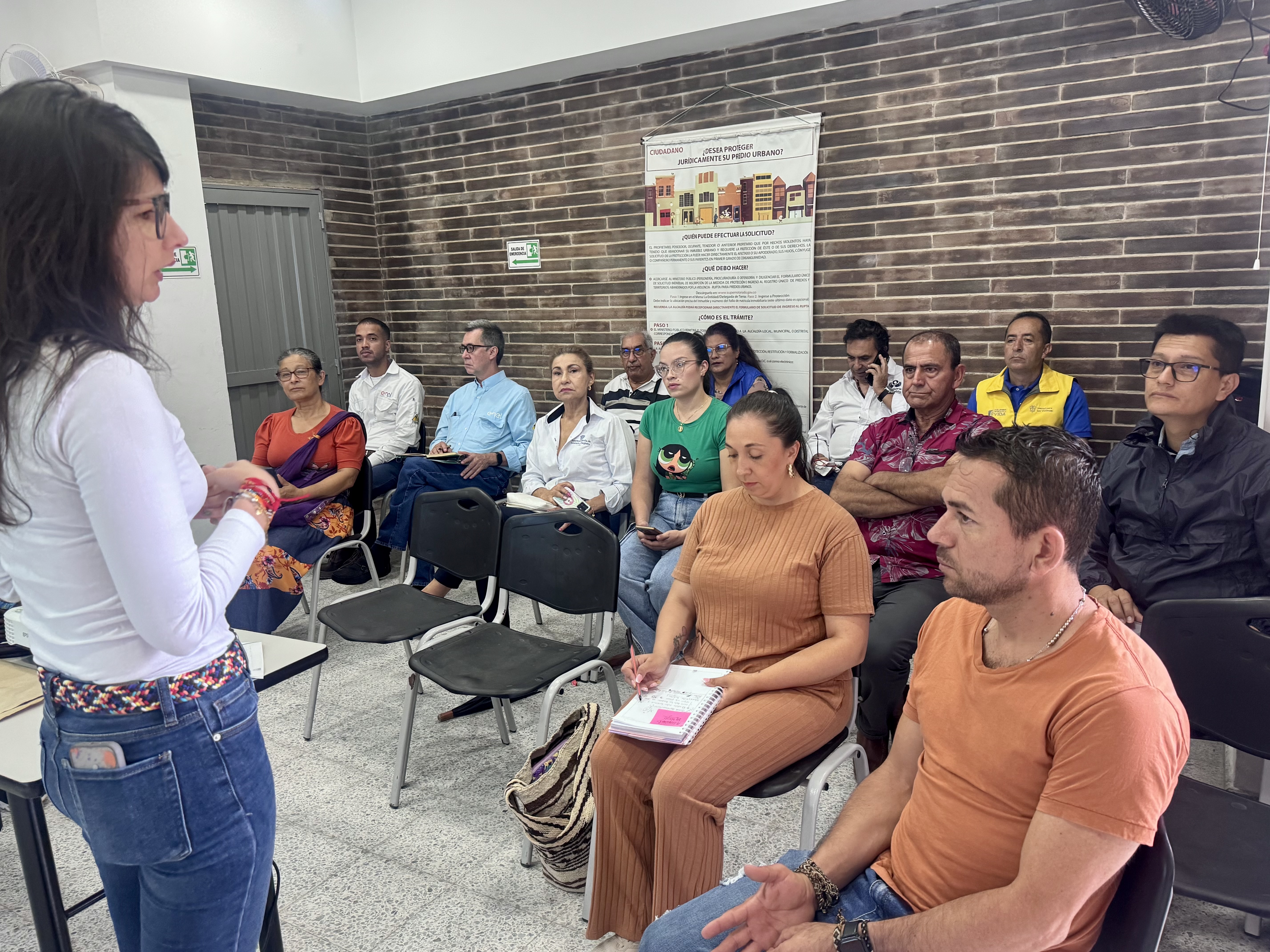 La directora territorial de la URT Bogotá, Martha Liliana Arévalo, presentó un balance del cumplimiento de los fallos proferidos, realizó la aprobación del Plan Operativo Anual (POA) y formalizó varios compromisos con la comunidad.