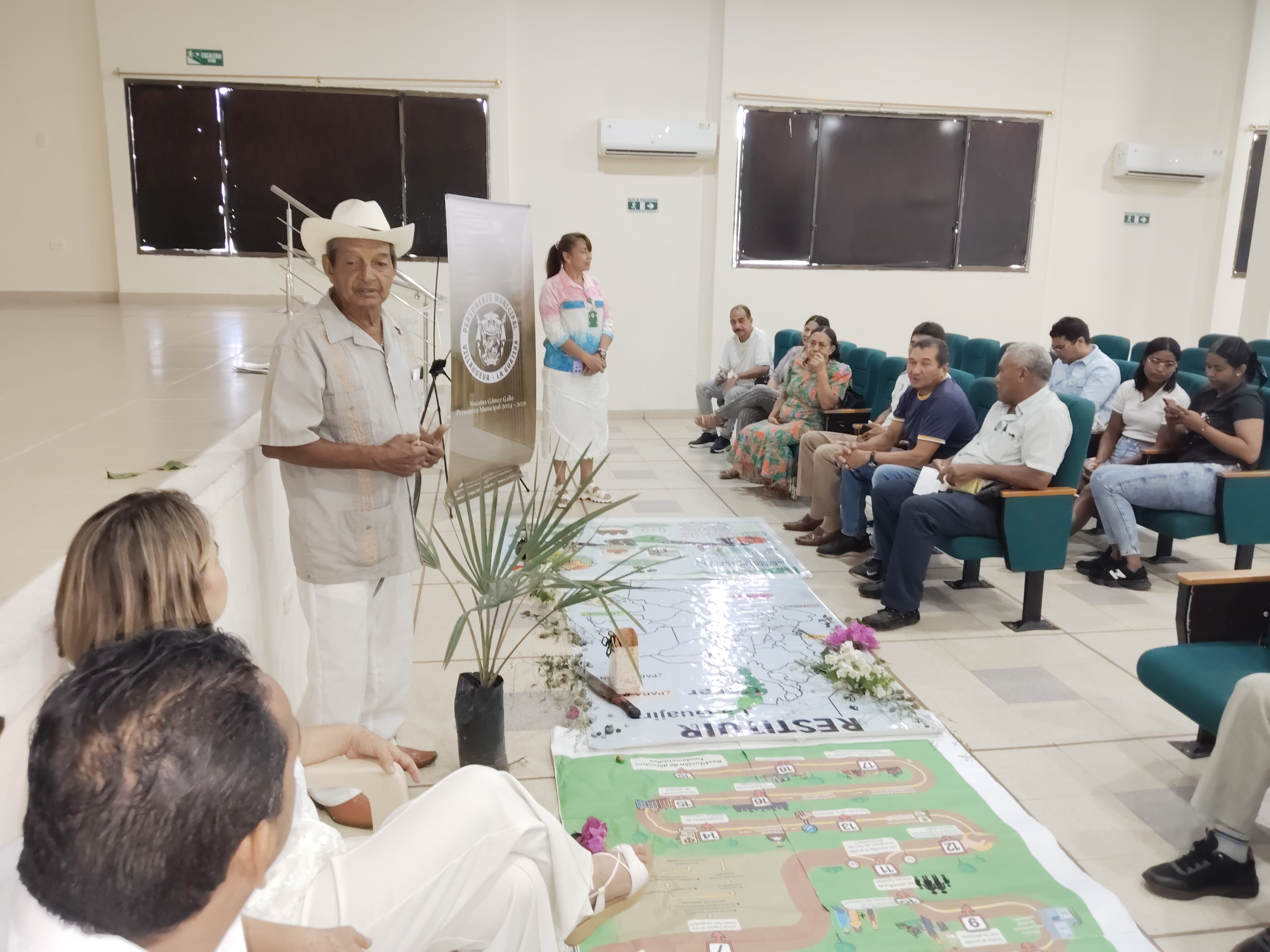 El evento incluyó la socialización de la ruta de restitución de tierras. Además, basados en el enfoque diferencial, se compartieron los lineamientos de atención en las diferentes etapas del proceso.