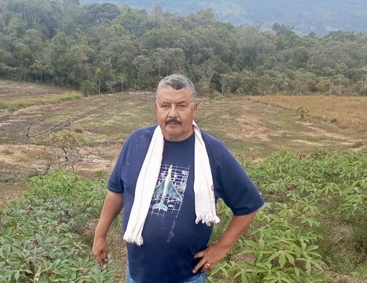 Después de tres décadas de lucha y un largo camino para recuperar la tierra y la dignidad, este beneficiario de la URT volvió al campo para escribir un nuevo comienzo. Hoy impulsa un proyecto productivo que le devolvió la ilusión de vivir con tranquilidad.