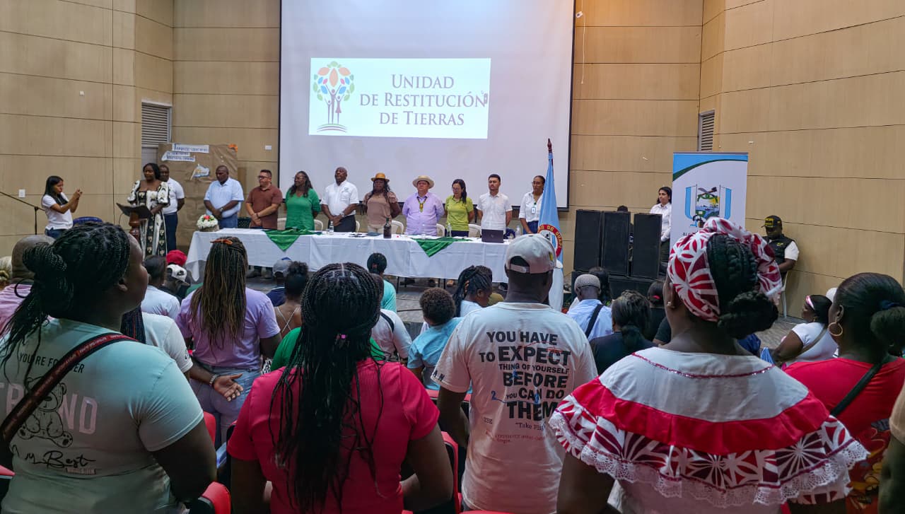 Esta es la sexta entrega en el Pacífico caucano durante el Gobierno del Cambio y consolida un total de 178.377 hectáreas restituidas en ruta colectiva en todo el departamento. En estos tres años, se ha restituido el 68% del total acumulado en los 14 años de la Ley 1448.