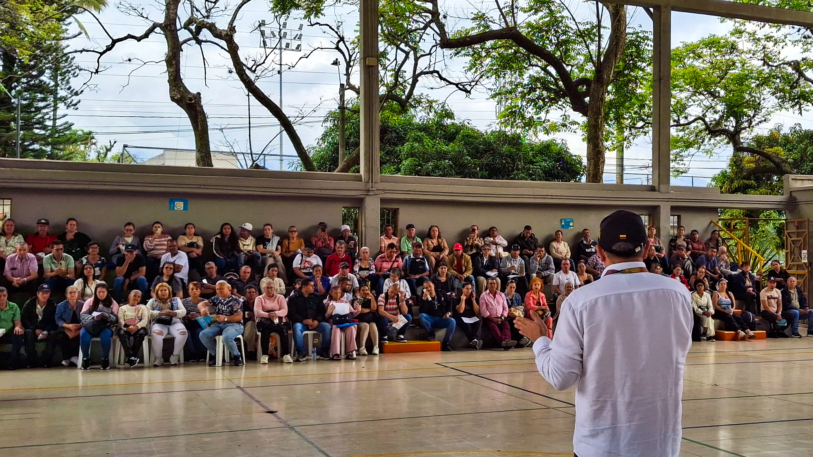 El espacio permitió brindar acompañamiento directo a beneficiarios de sentencias de restitución, lo que refuerza las rutas interinstitucionales para avanzar en el cumplimiento de los fallos.