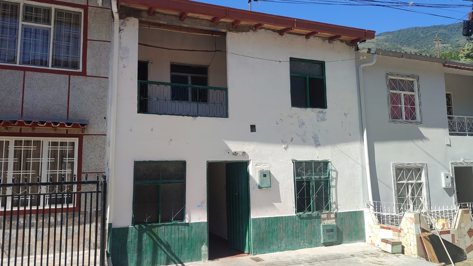 El proceso inició con la declaración rendida por la solicitante ante la entidad, en la que relató los hechos de violencia que sufrió, así como su relación con dicha propiedad.